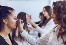 Kako odabrati pravu obuku za karijeru u kozmetičkom sektoru